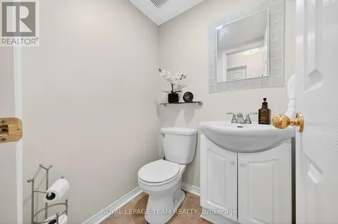 27 Inwood Drive Ottawa ON K2M 1Z5