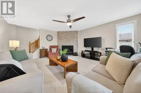 27 Inwood Drive Ottawa ON K2M 1Z5