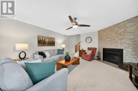 27 Inwood Drive Ottawa ON K2M 1Z5