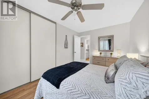 27 Inwood Drive Ottawa ON K2M 1Z5