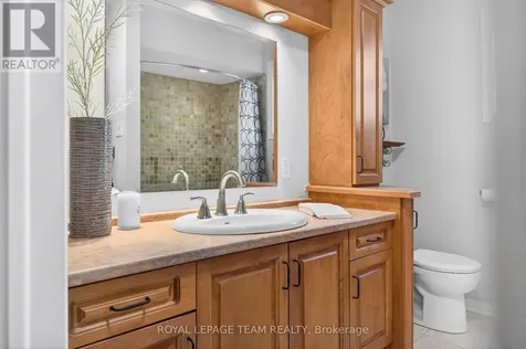27 Inwood Drive Ottawa ON K2M 1Z5