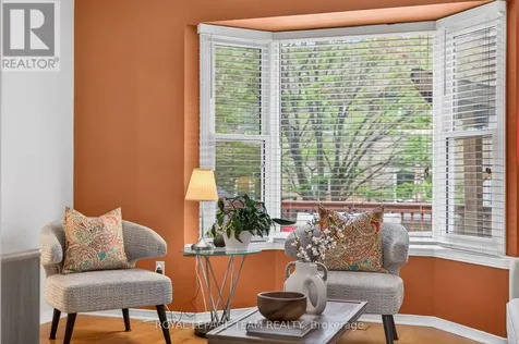 27 Inwood Drive Ottawa ON K2M 1Z5