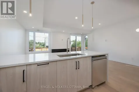 75A Granton Avenue Ottawa ON K2G 1W9