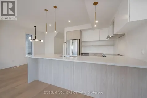75A Granton Avenue Ottawa ON K2G 1W9