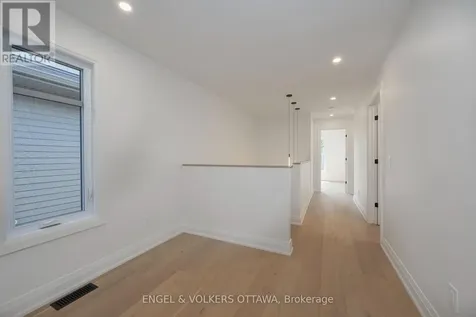 75 Granton Avenue Ottawa ON K2G 1W9