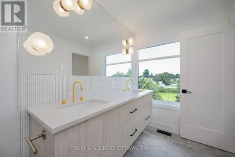 75A Granton Avenue Ottawa ON K2G 1W9