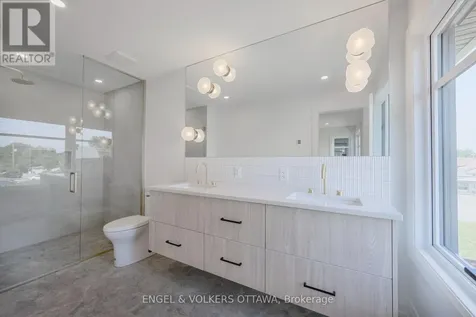 75 Granton Avenue Ottawa ON K2G 1W9