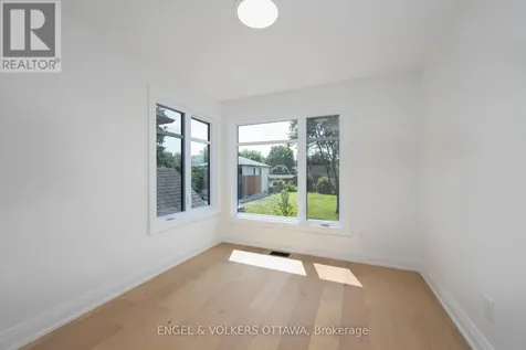 75A Granton Avenue Ottawa ON K2G 1W9