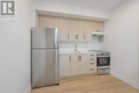 75 Granton Avenue Ottawa ON K2G 1W9