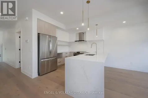 75A Granton Avenue Ottawa ON K2G 1W9