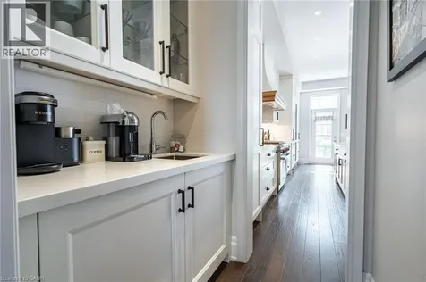 190 Dorval Drive Oakville ON L6K 0H3