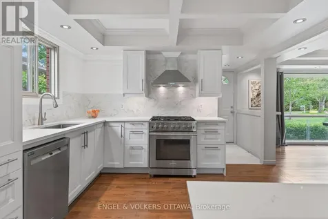 35 Riopelle Court Ottawa ON K2K 1J2