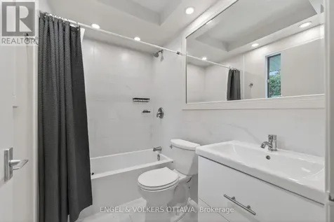 35 Riopelle Court Ottawa ON K2K 1J2