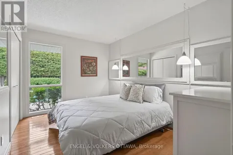 35 Riopelle Court Ottawa ON K2K 1J2