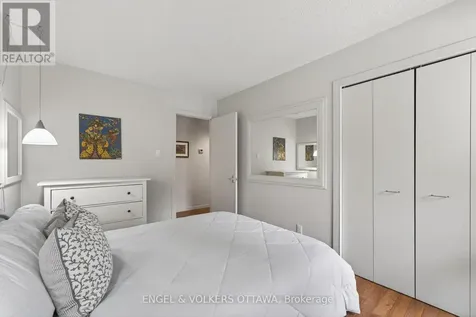 35 Riopelle Court Ottawa ON K2K 1J2