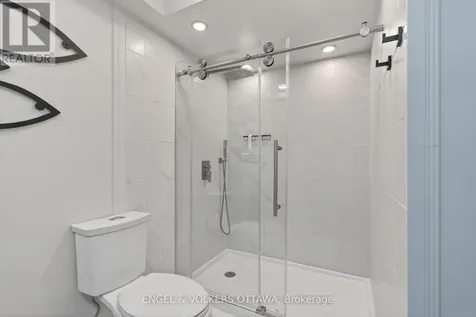 35 Riopelle Court Ottawa ON K2K 1J2