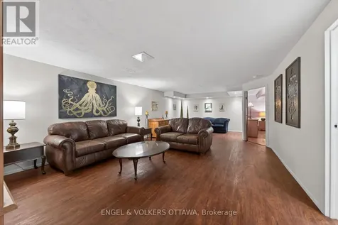 35 Riopelle Court Ottawa ON K2K 1J2