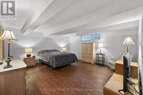 35 Riopelle Court Ottawa ON K2K 1J2