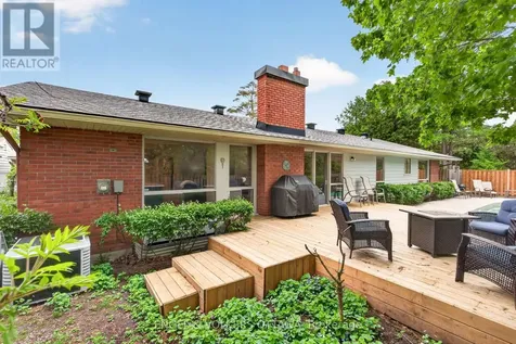 35 Riopelle Court Ottawa ON K2K 1J2