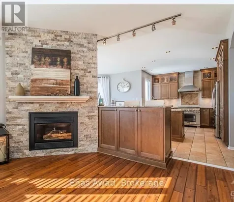 19 Farmfield Crescent Ottawa ON K2M 2S9