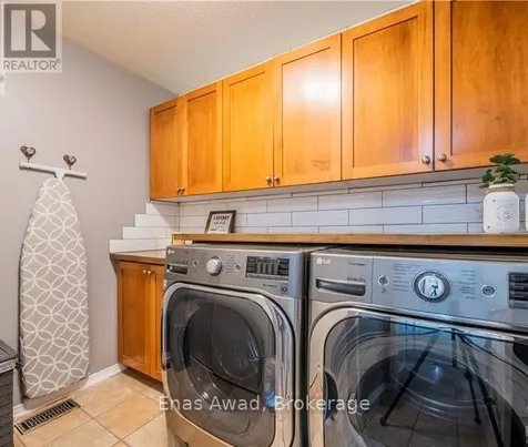 19 Farmfield Crescent Ottawa ON K2M 2S9