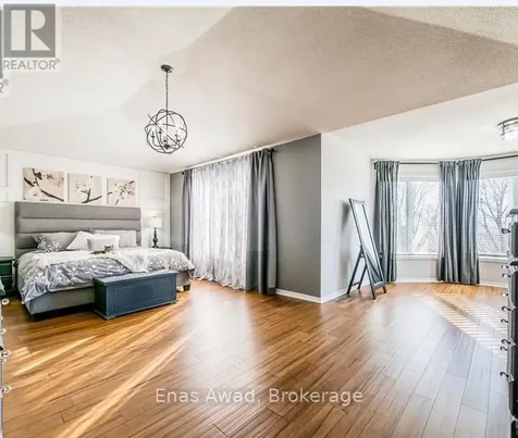 19 Farmfield Crescent Ottawa ON K2M 2S9
