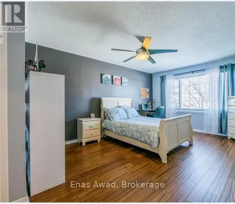 19 Farmfield Crescent Ottawa ON K2M 2S9