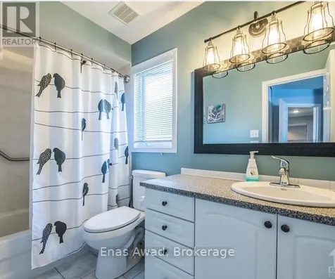 19 Farmfield Crescent Ottawa ON K2M 2S9