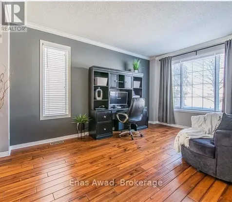 19 Farmfield Crescent Ottawa ON K2M 2S9