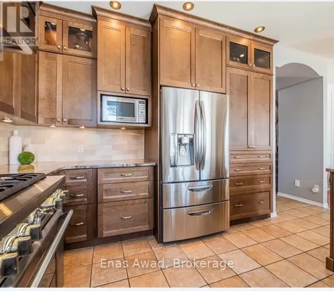 19 Farmfield Crescent Ottawa ON K2M 2S9