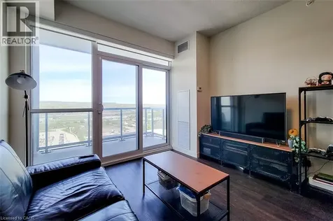2093 Fairview Street Burlington ON L7R 2C8