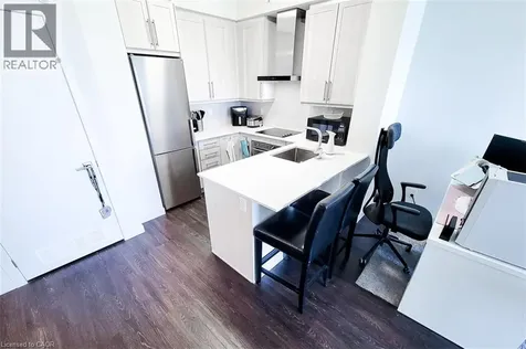 2093 Fairview Street Burlington ON L7R 2C8