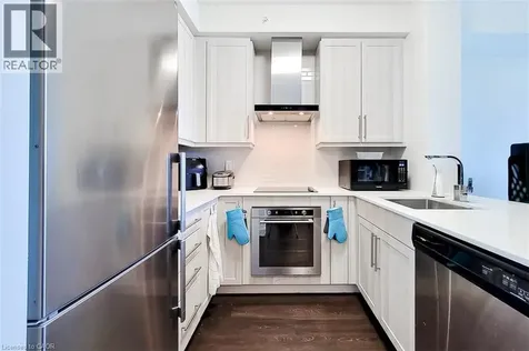 2093 Fairview Street Burlington ON L7R 2C8