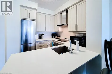 2093 Fairview Street Burlington ON L7R 2C8