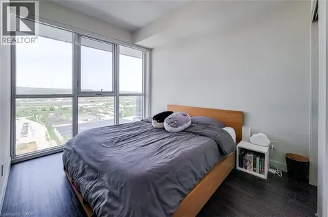 2093 Fairview Street Burlington ON L7R 2C8