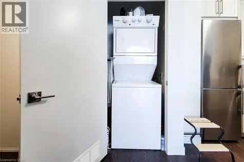 2093 Fairview Street Burlington ON L7R 2C8