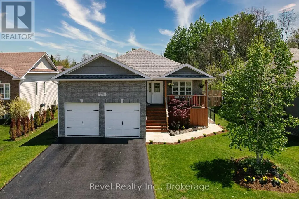 37 Marilyn Avenue North Wasaga Beach ON L9Z 2Y5