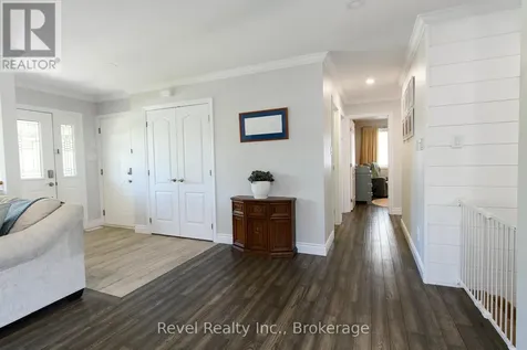 37 Marilyn Avenue North Wasaga Beach ON L9Z 2Y5
