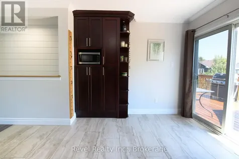 37 Marilyn Avenue North Wasaga Beach ON L9Z 2Y5