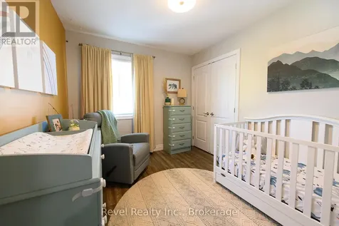 37 Marilyn Avenue North Wasaga Beach ON L9Z 2Y5