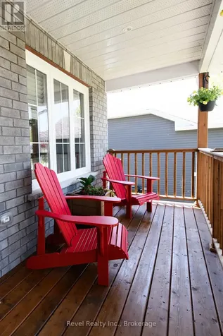 37 Marilyn Avenue North Wasaga Beach ON L9Z 2Y5