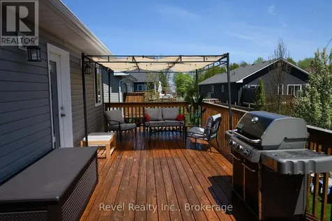 37 Marilyn Avenue North Wasaga Beach ON L9Z 2Y5