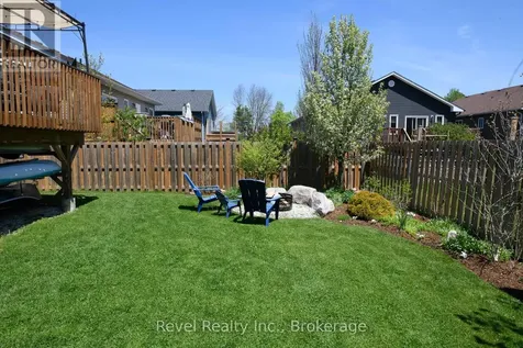 37 Marilyn Avenue North Wasaga Beach ON L9Z 2Y5