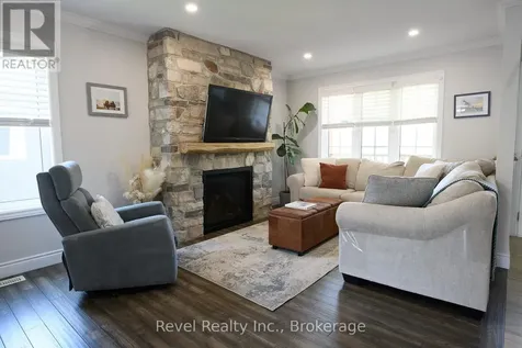37 Marilyn Avenue North Wasaga Beach ON L9Z 2Y5