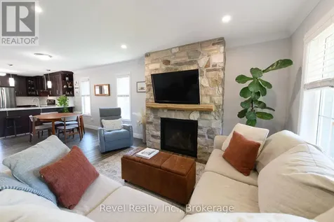 37 Marilyn Avenue North Wasaga Beach ON L9Z 2Y5