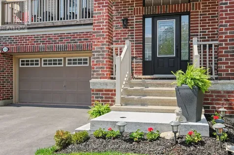 518 Shawondasee Street Ottawa ON K2S 0K5