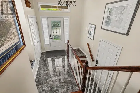 518 Shawondasee Street Ottawa ON K2S 0K5