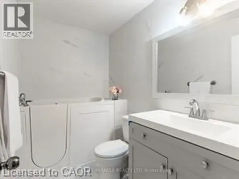 15 Spiers Crescent Cambridge ON N1R 1B3