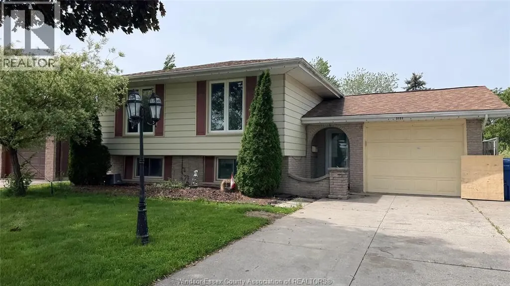 3131 Briarbank Windsor ON N8R 1T1