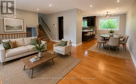 22 Bartley Crescent Ottawa ON K2J 2J7